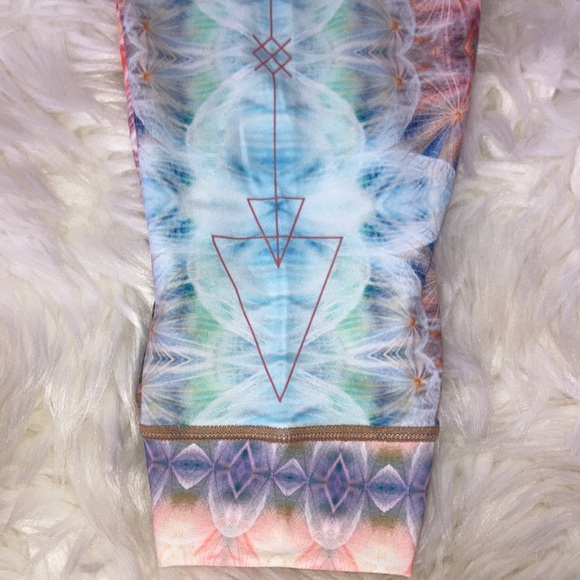 NIYAMA SOL Dandelion Beachcomber Capri Leggings M - Picture 12 of 16